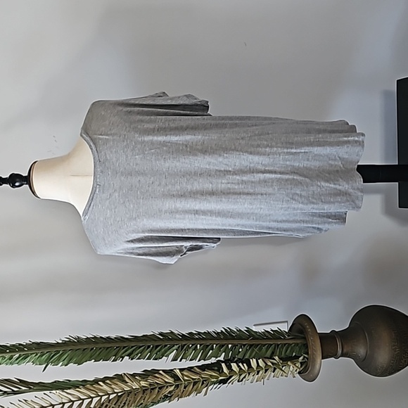 Apt. 9 Gray Short Slee Tee with Rose Gold, Pink, and Silver Ombre Leopard Print - Picture 2 of 12